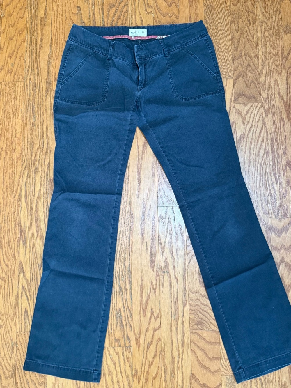 Hollister Women's faded Black/dark gray straight leg Jeans